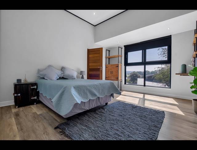 5 BEDROOM HOUSE FOR SALE IN HELDERFONTEIN ESTATE